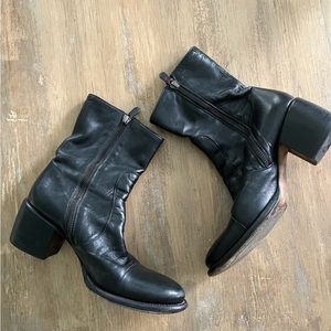 Rocco P by Barney’s block heel leather ankle zip up boots Size 37